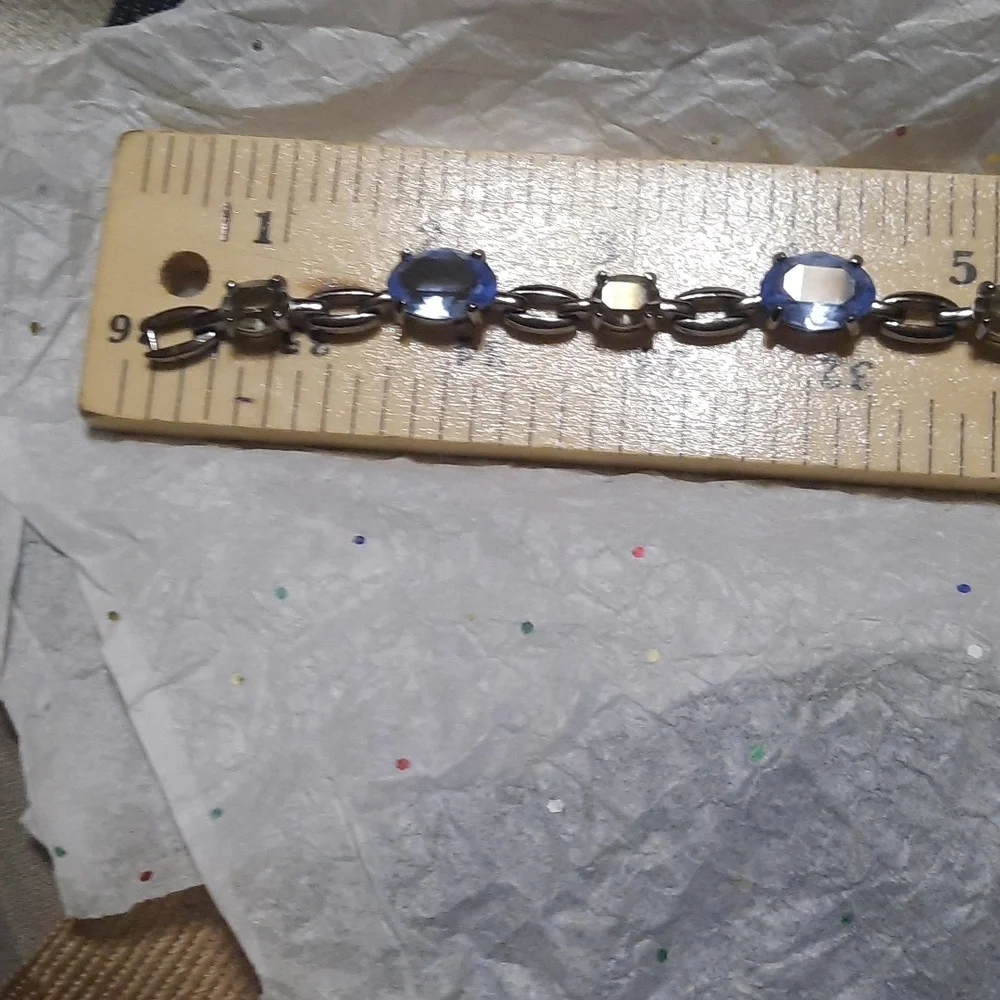 Zwarovski crystal Necklace - Picture 11 of 16